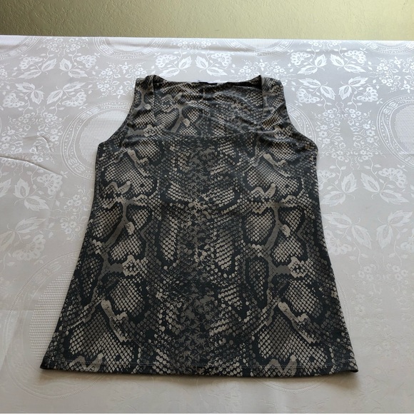 Zara Women’s Size M Animal Print Snake Skin Sleeveless Shirt Elastic Tank-Top - Picture 12 of 16